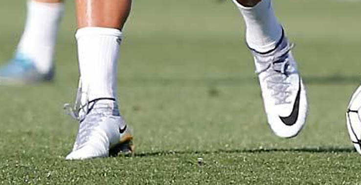 Ronaldo white 2025 and gold boots